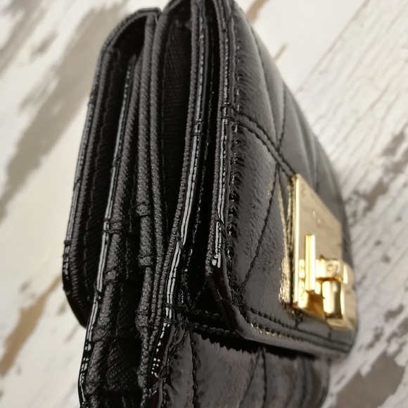 Michael Kors Wallet 'VIVIANNE" - Picture 5 of 8